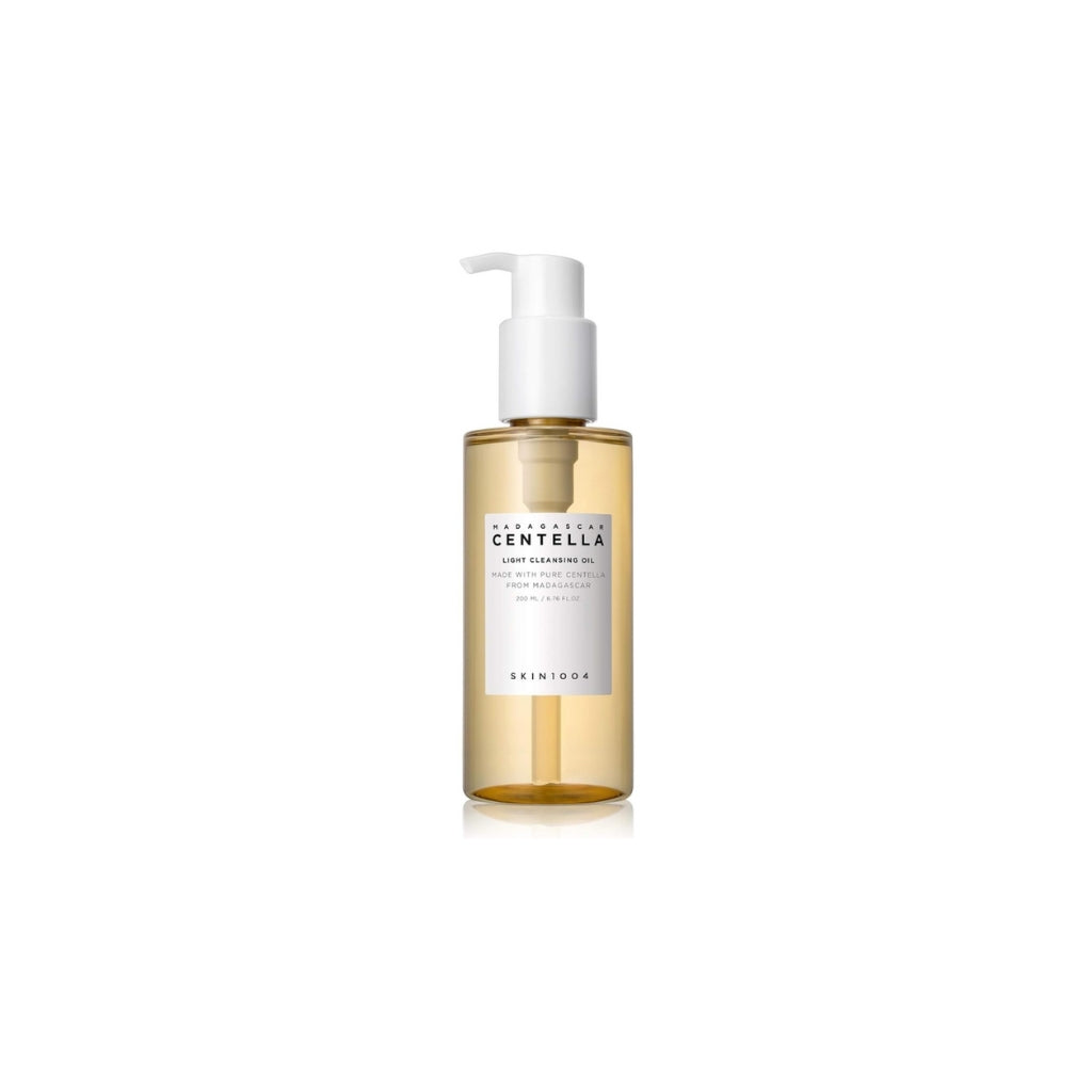 SKIN1004 Madagascar Centella Light Cleansing Oil 200ml bottle, lightweight Korean oil cleanser for makeup and sunscreen removal.
